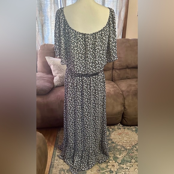 Floral Off The Shoulder Maxi Dress - Picture 11 of 14